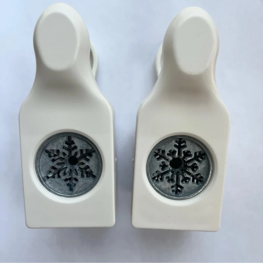 Martha Stewart Set of 2 Alpine Snowflake Arctic Snowflake Paper Punches Cards